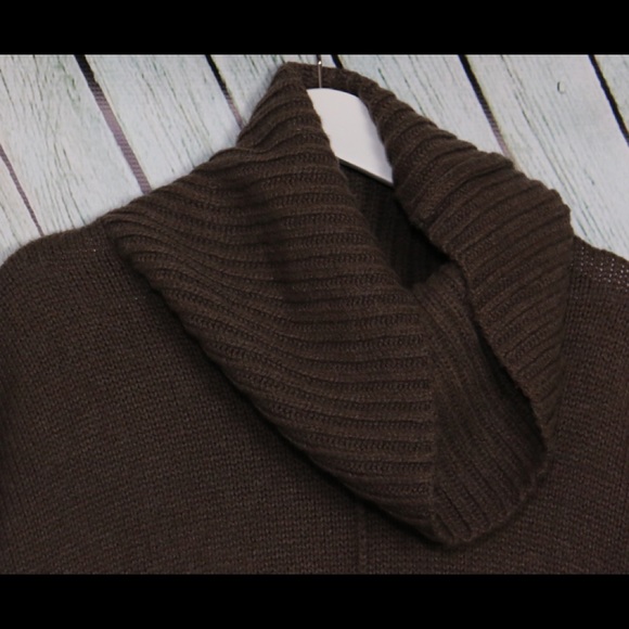 Old Navy Short Sleeve Sweater - Picture 2 of 2